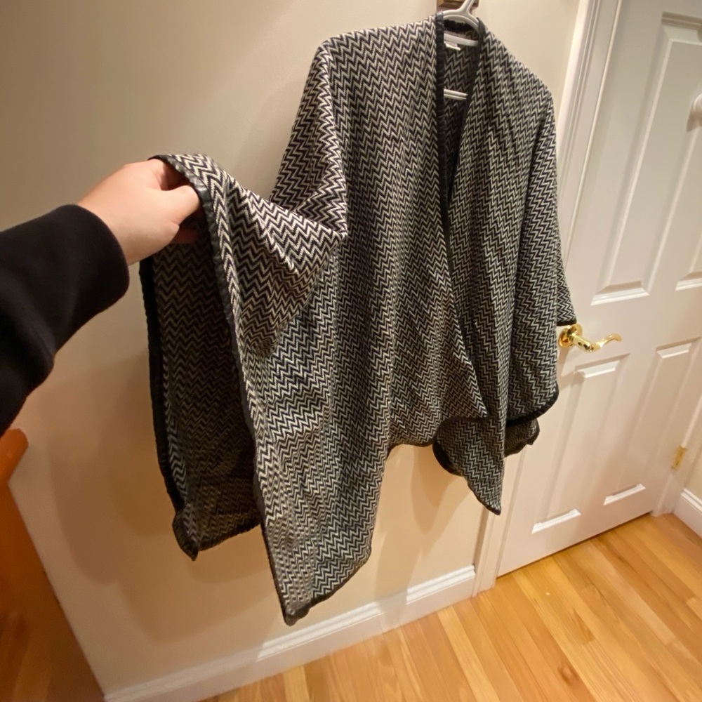 *LAST CHANCE*  Faux Leather Trim Cape (6.27.20)